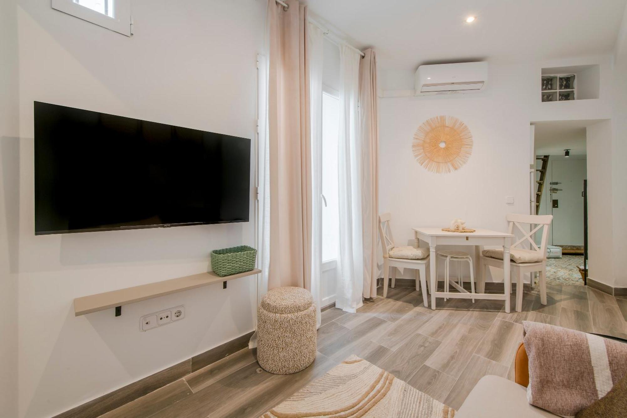 Apartment Cute & Cozy In Retiro