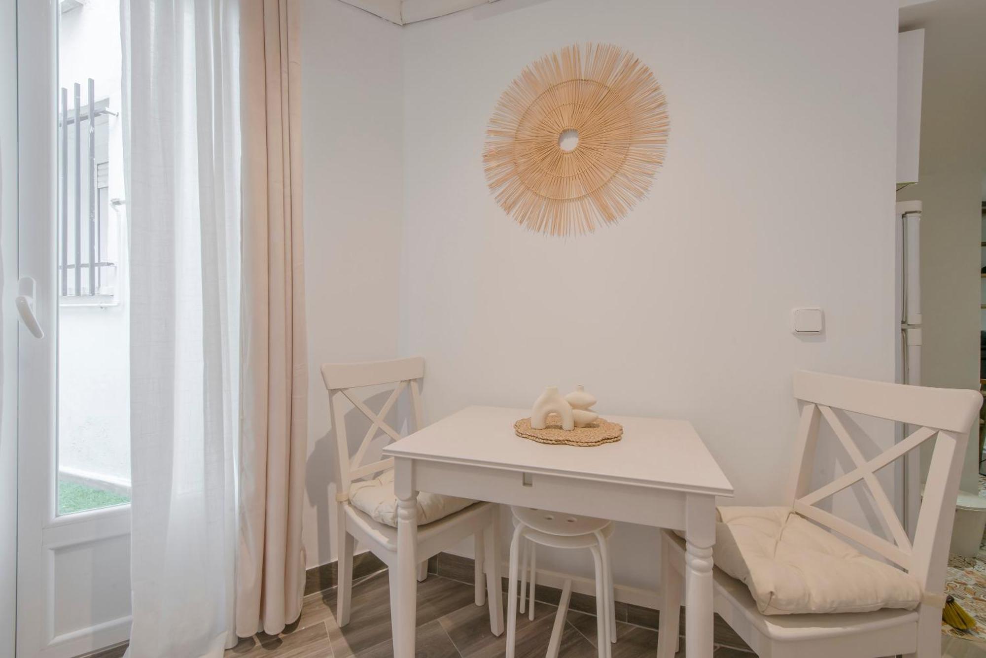 Cute & Cozy In Retiro Madrid