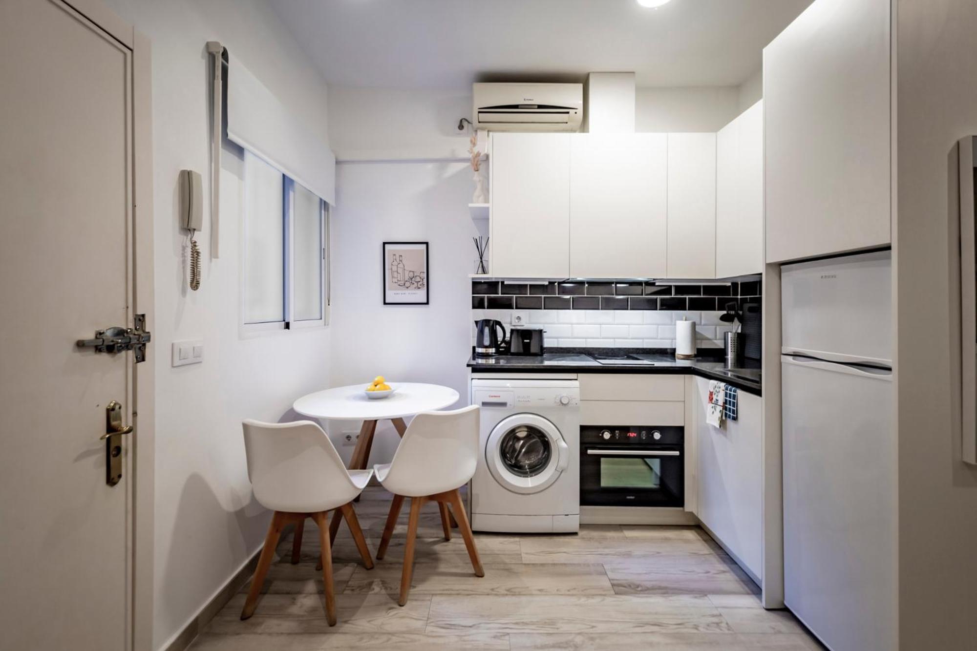 Cozy In Lavapies Apartment Madrid