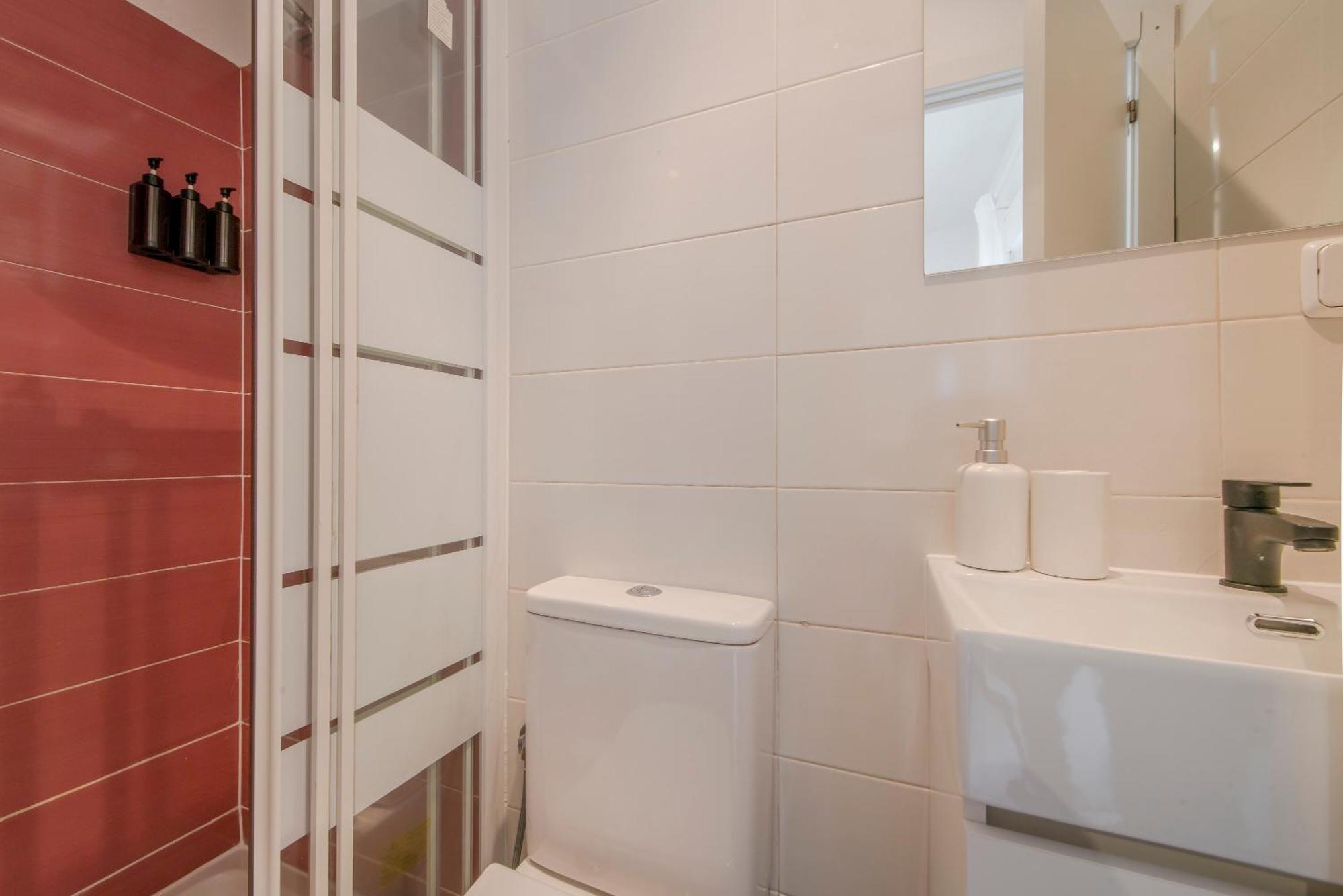 Cute & Cozy In Retiro Apartment Madrid
