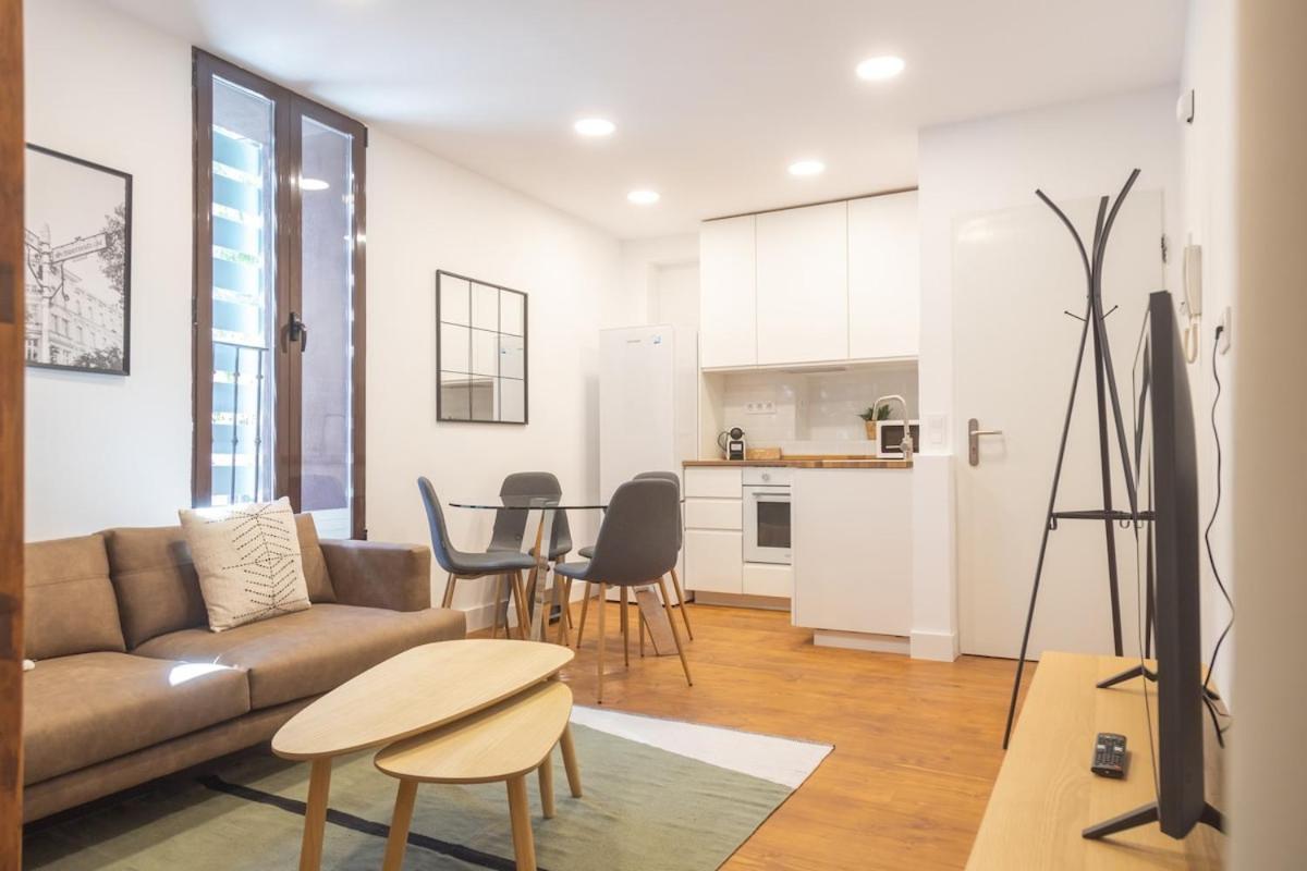 Apartamento Centrally Located In *