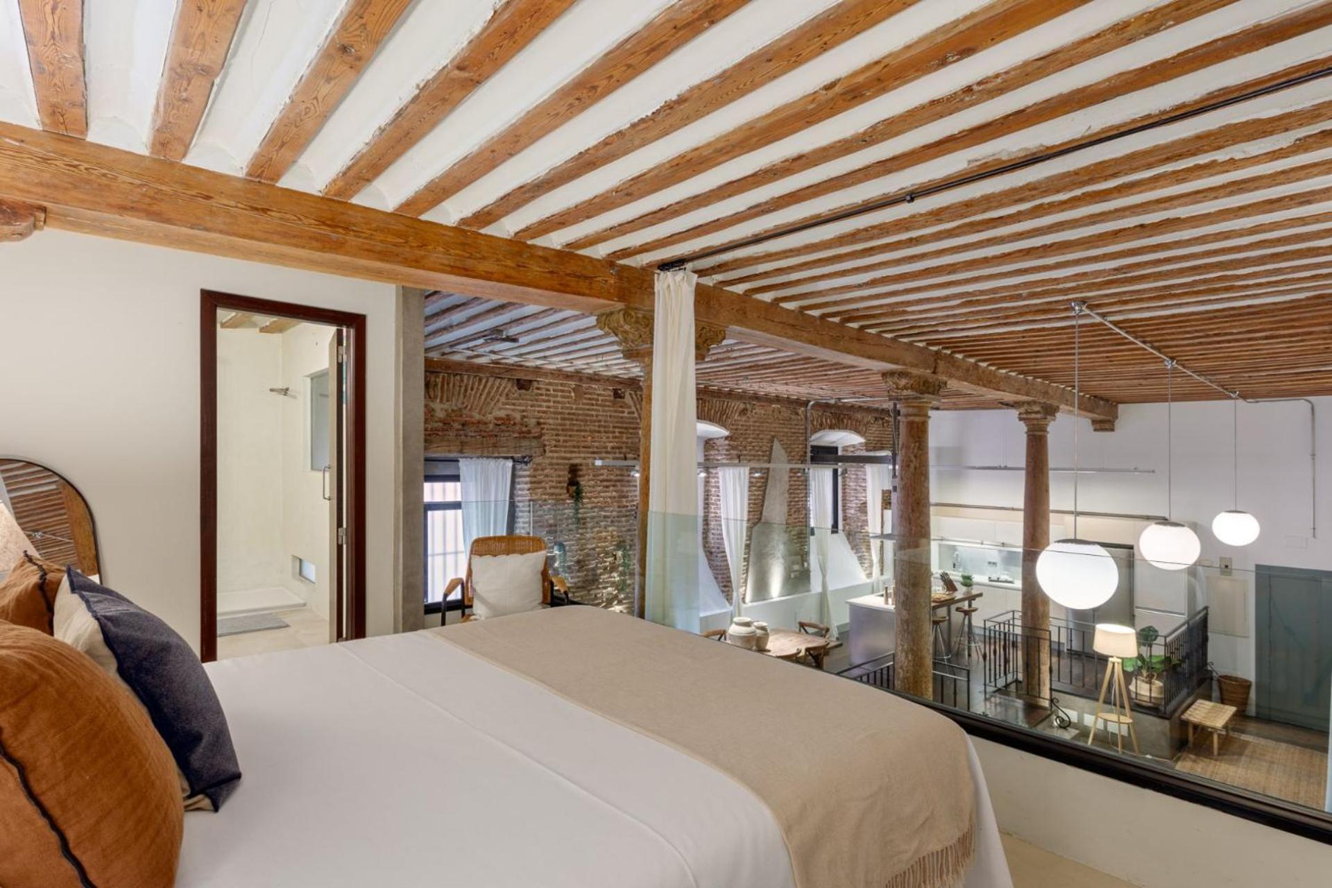 Boho-chic Loft In A Legendary 17th-century 'trap House * Madrid