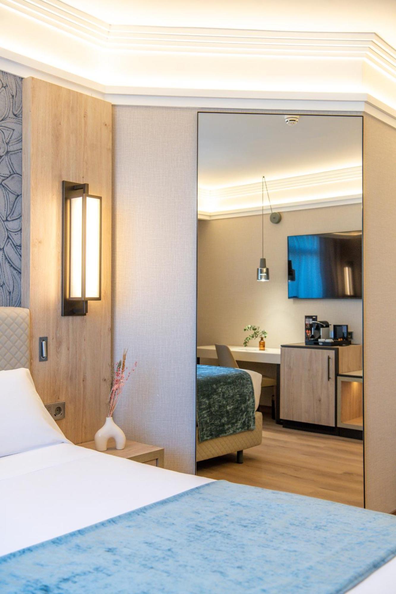 Hotel Vp Sognio Metropolitano 4*