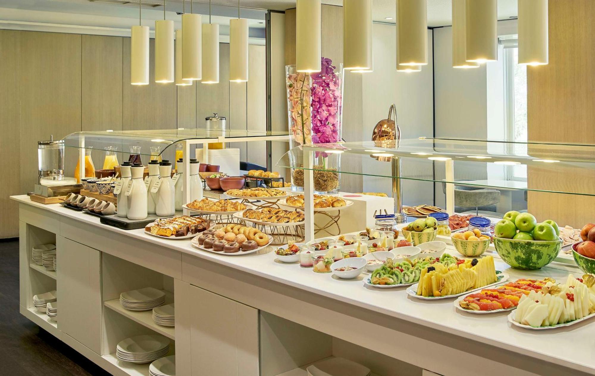 Nh Collection Colon Hotel 4*