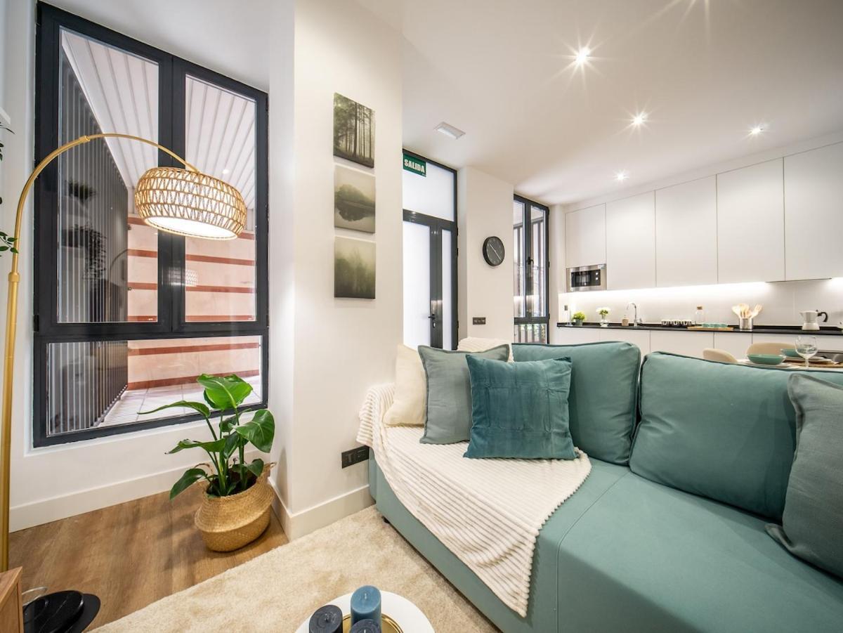 The Glass Cube Apartment