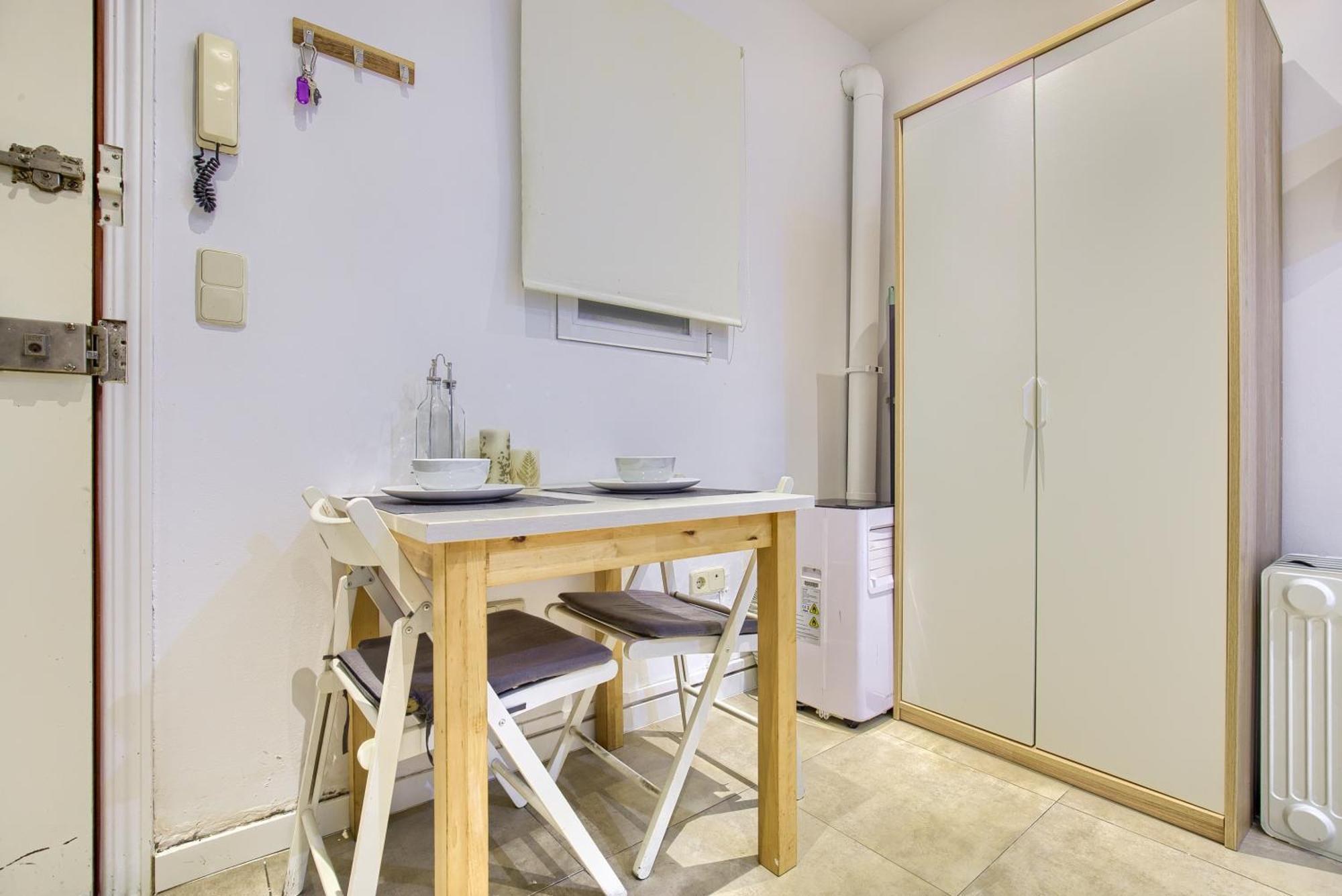 Coqueto Estudio En Madrid, Centro, 2 Pax, Wifi & Tv *