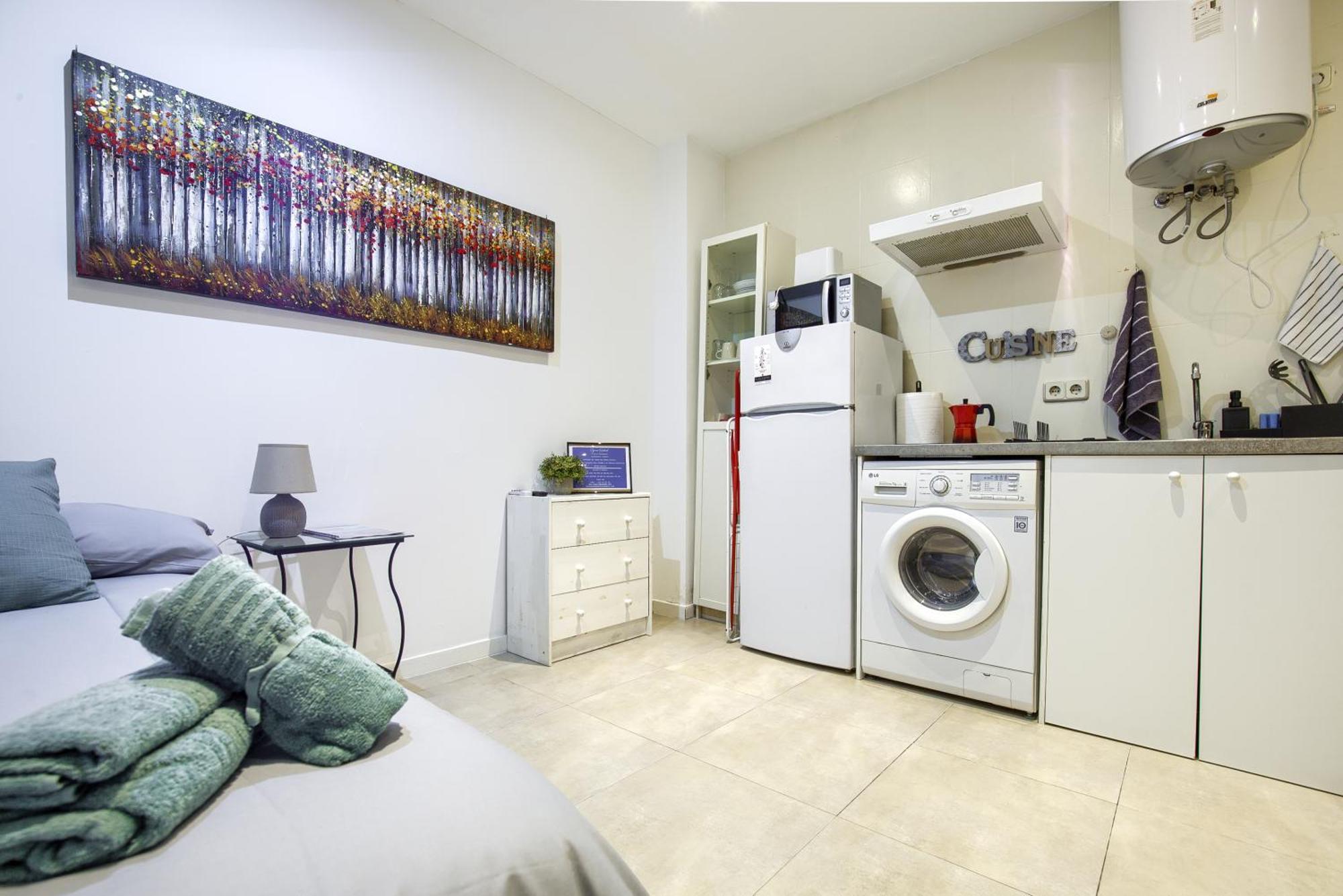 Coqueto Estudio En Madrid, Centro, 2 Pax, Wifi & Tv