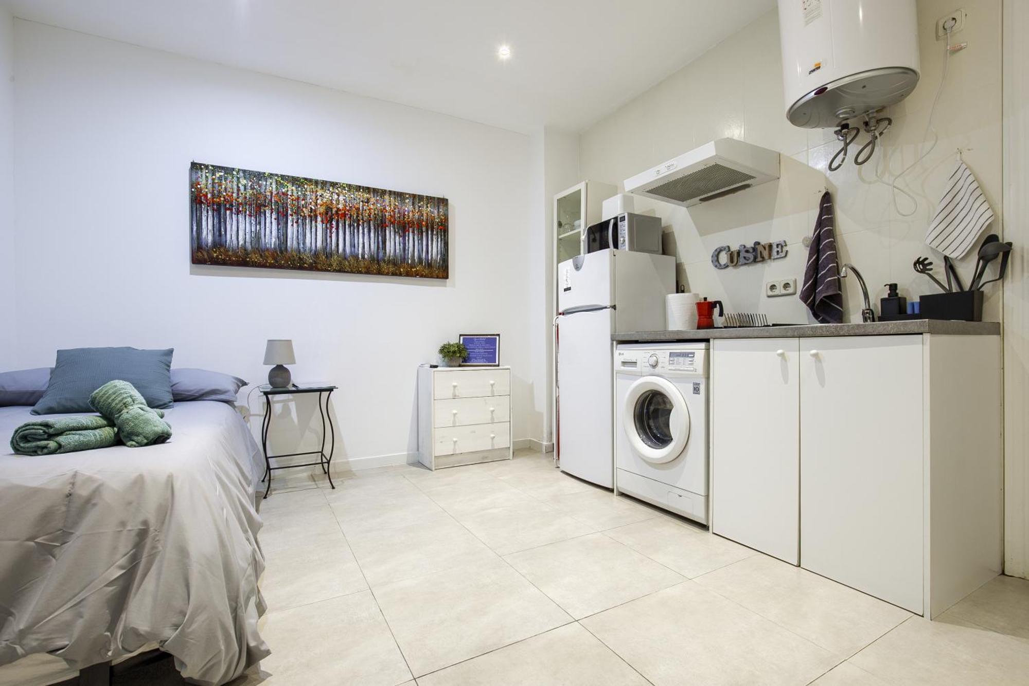 Coqueto Estudio En Madrid, Centro, 2 Pax, Wifi & Tv