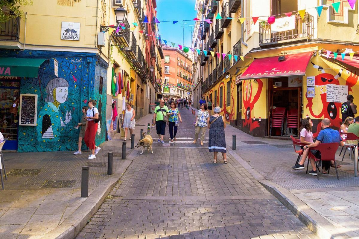 Comoda Doble Cerca De Lugares Emblematicos De Homestay Madrid