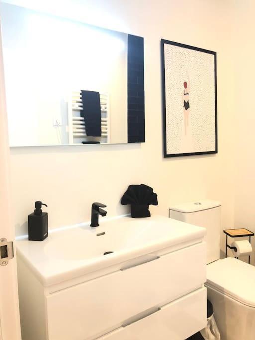 Oasis Urbano En El Corazon Financiero / Castellana Apartment
