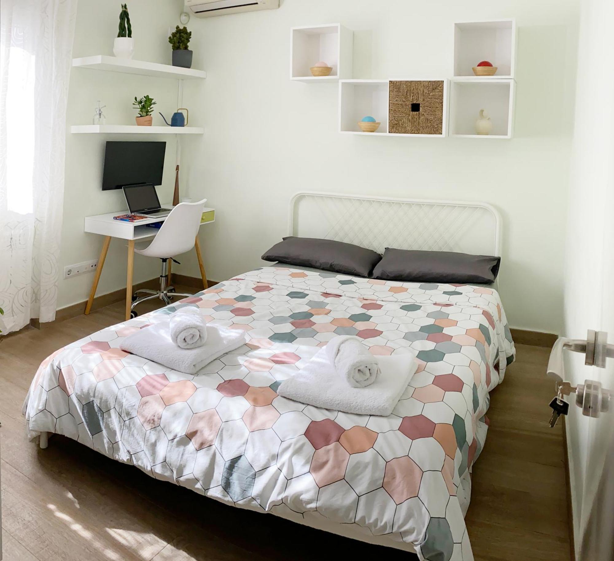 Comoda Doble Cerca De Lugares Emblematicos De Homestay Madrid