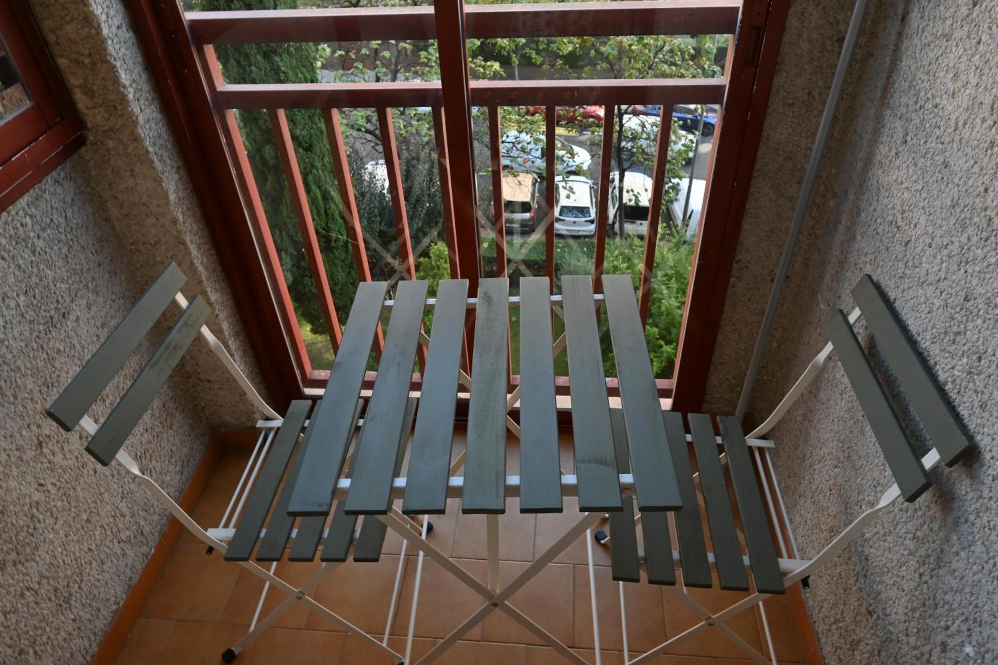 Apartment For Luminoso Y Practico Temporal En El Barrio Del Pilar Hrl5 Madrid