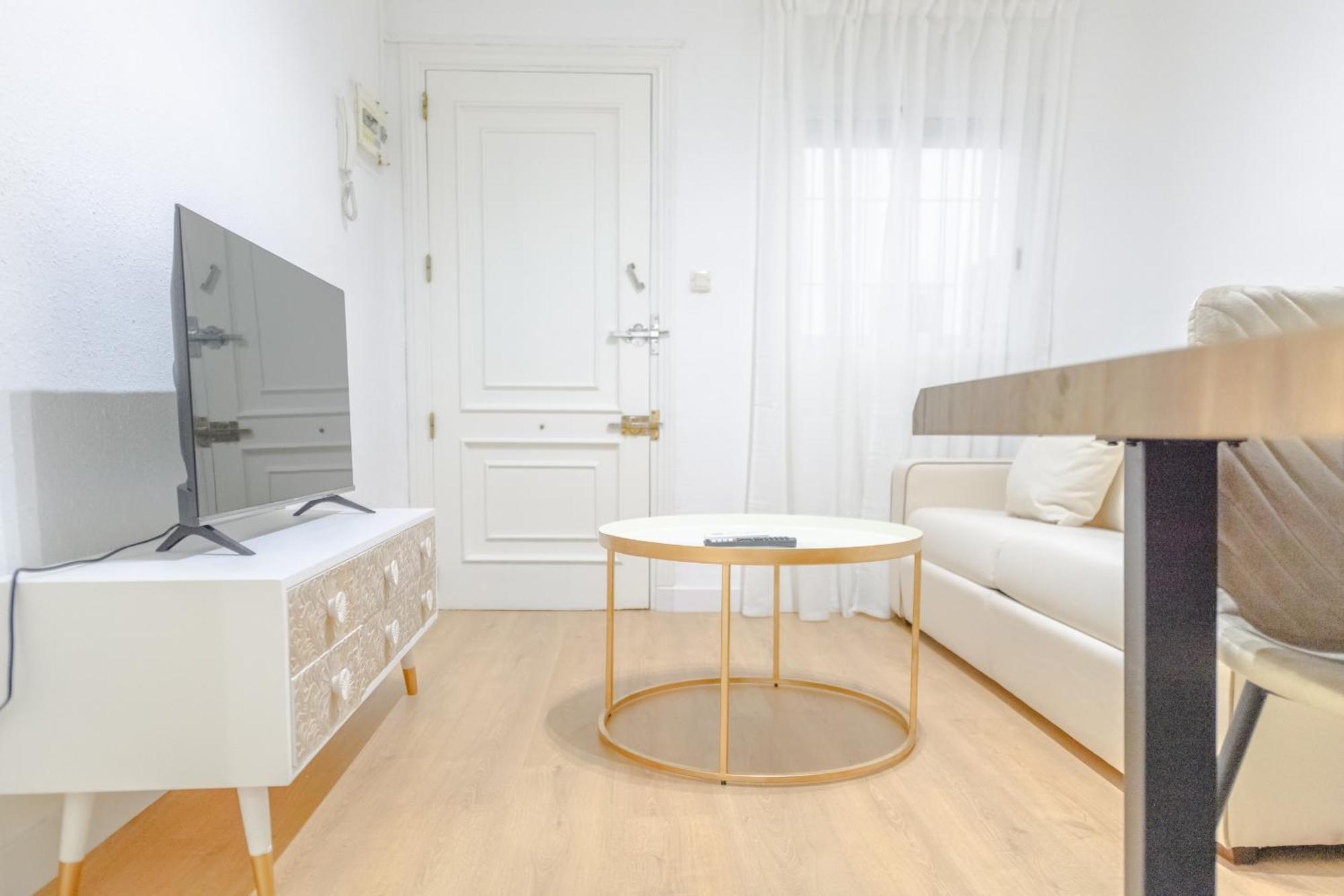 Apartment For Bonito Y Coqueto Temporal En Vallecas Cau231d Madrid