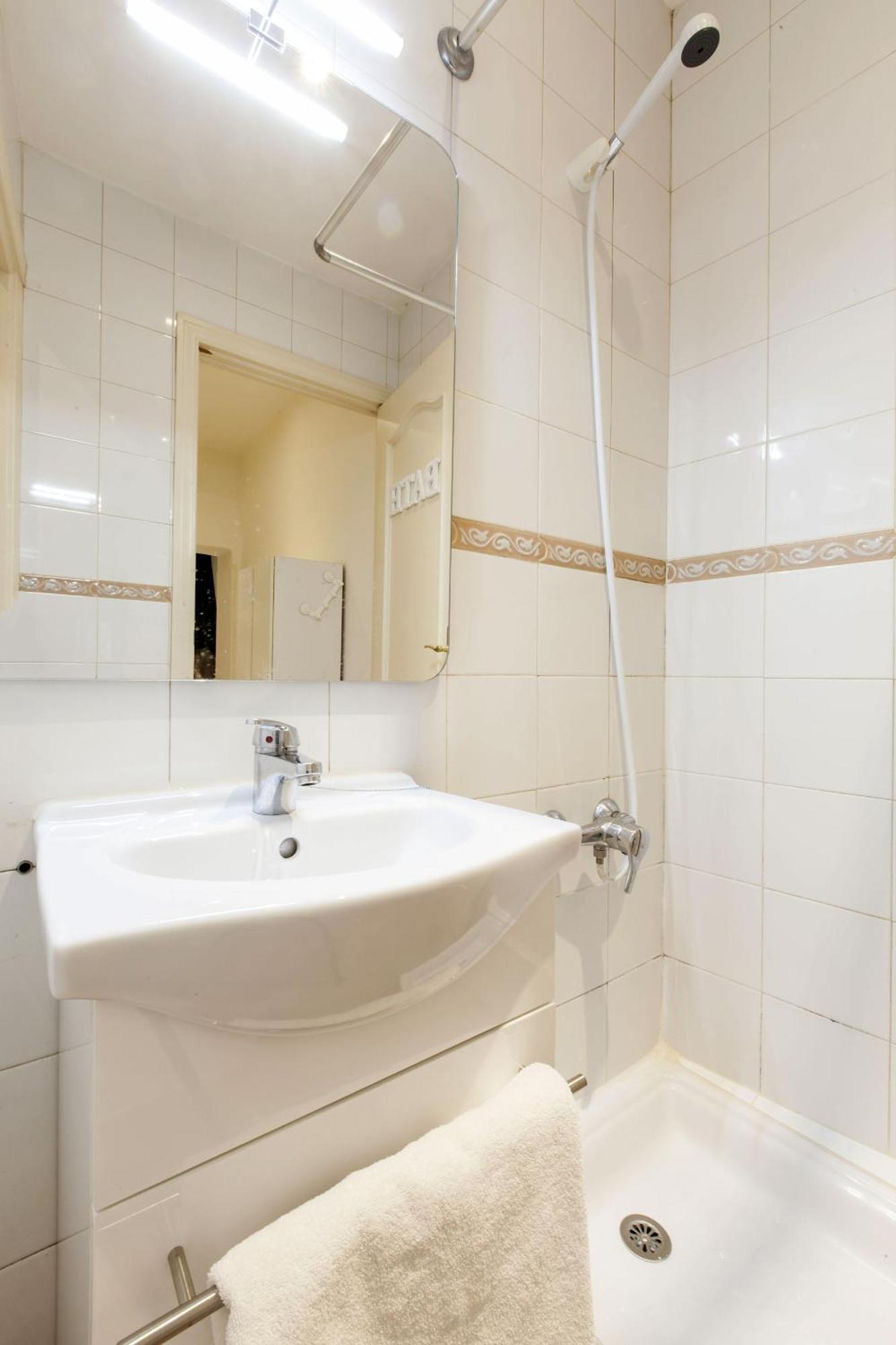 Day Tribunal Centro Gran Via Sol Apartment Madrid
