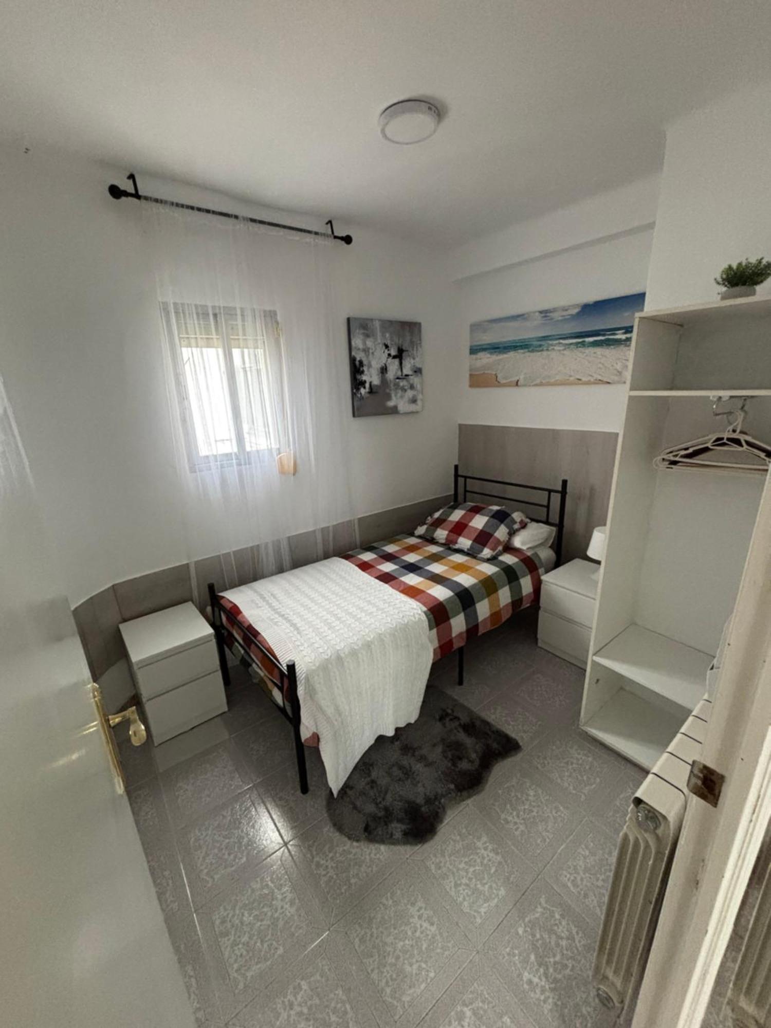 Apartment Ifema, Dehesa De La Villa, Plaza Castilla, Ciudad Universitaria, Hospitales La Paz, Cuatro Caminos
