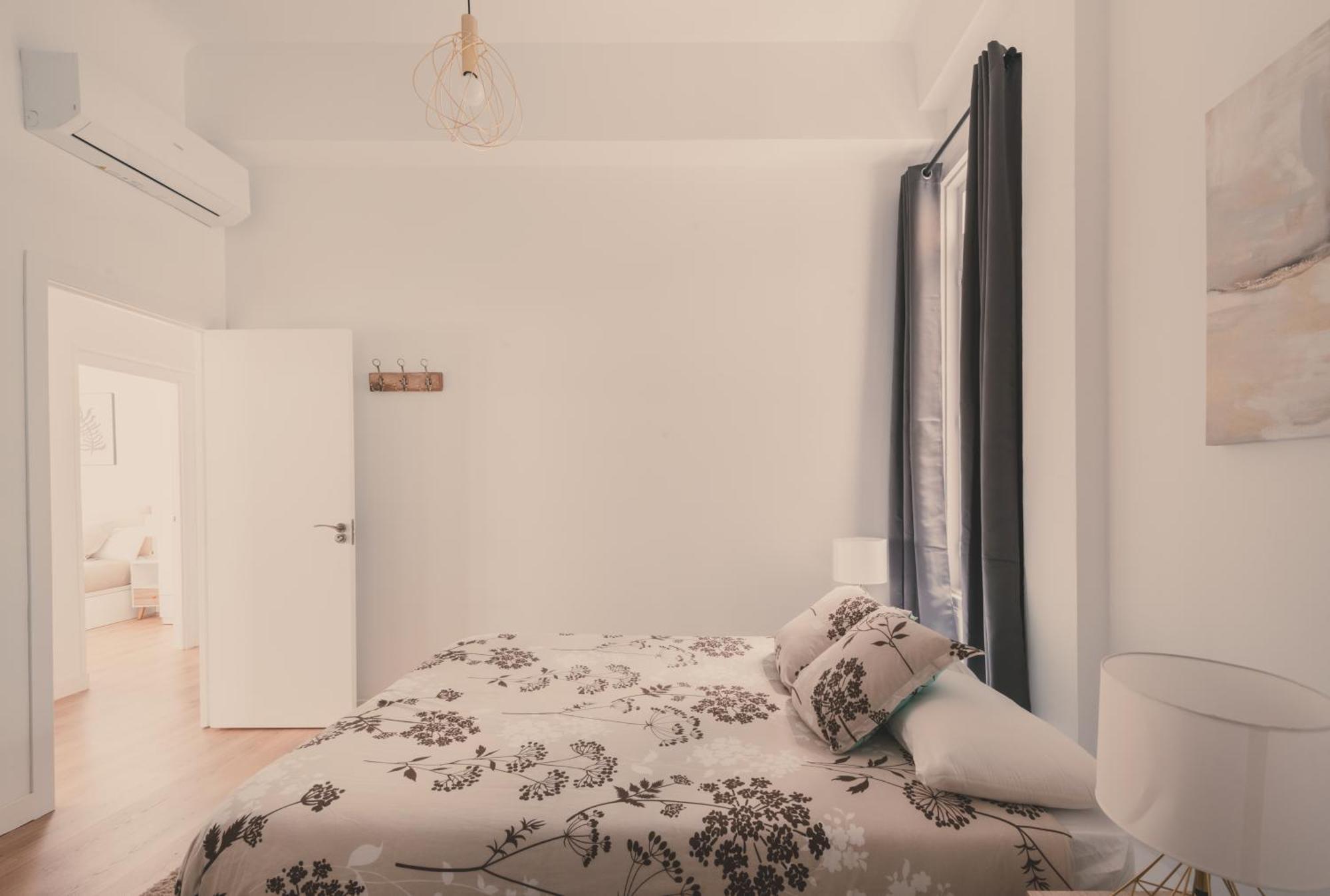 Apartment 8 Rooms, 6 Bathrooms Over Gran Via Street