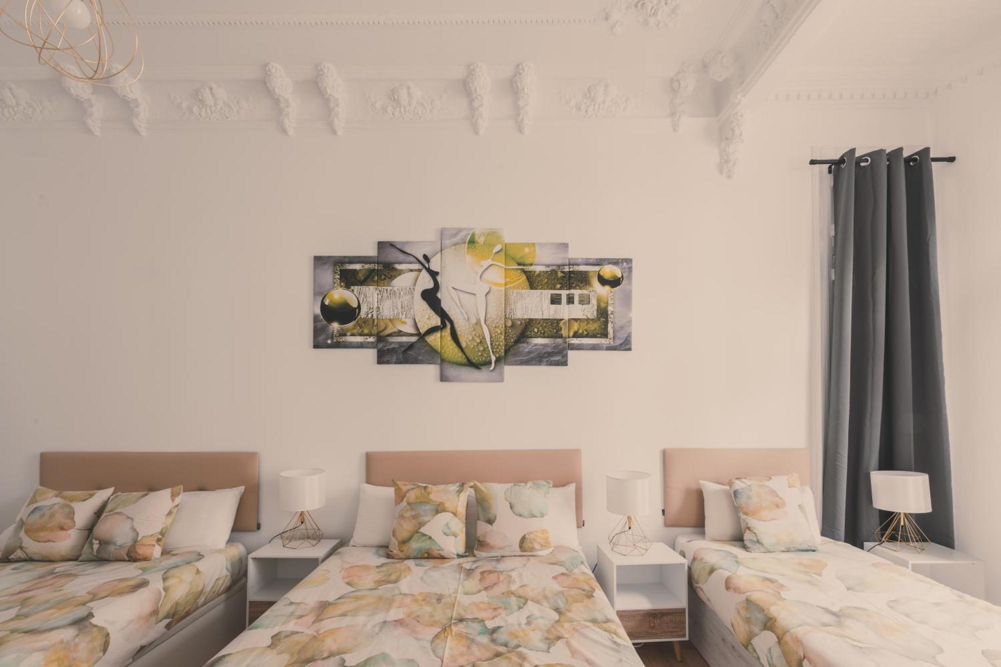 Apartment 8 Rooms, 6 Bathrooms Over Gran Via Street *