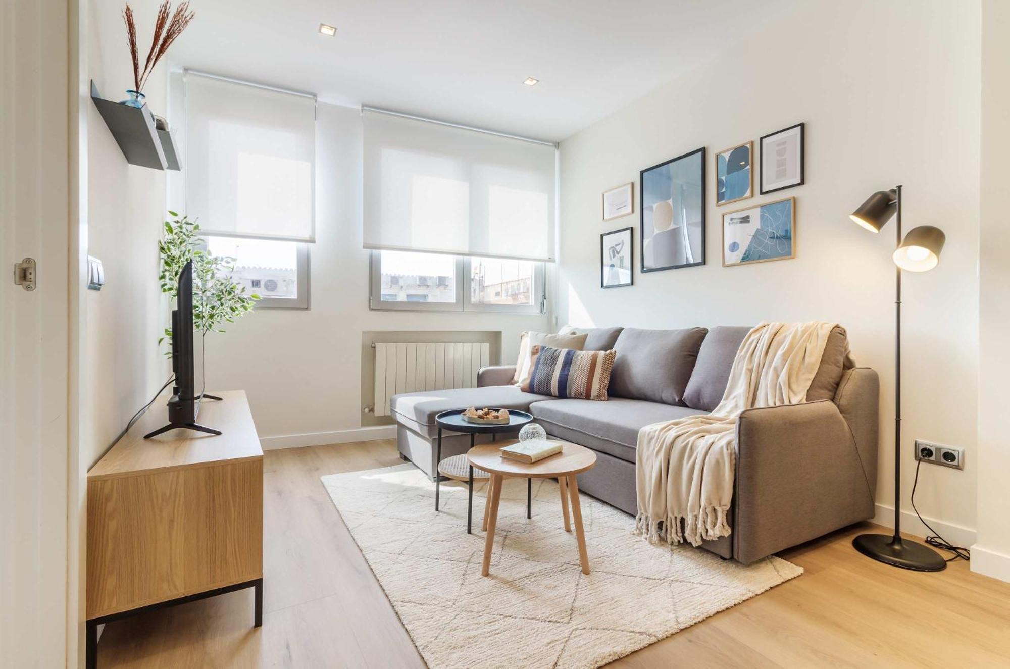Remarkable 1br With Lovely Decor In Chueca Madrid