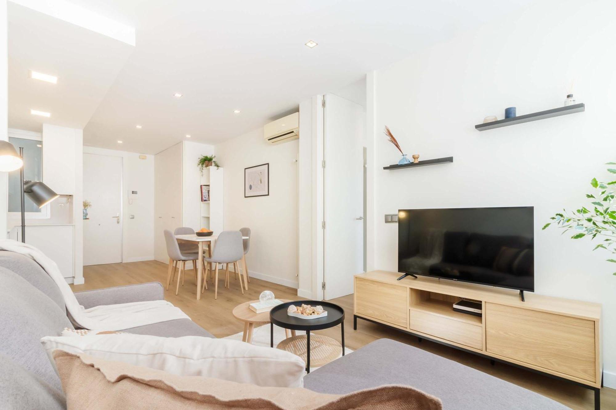 Apartment Remarkable 1br With Lovely Decor In Chueca Madrid