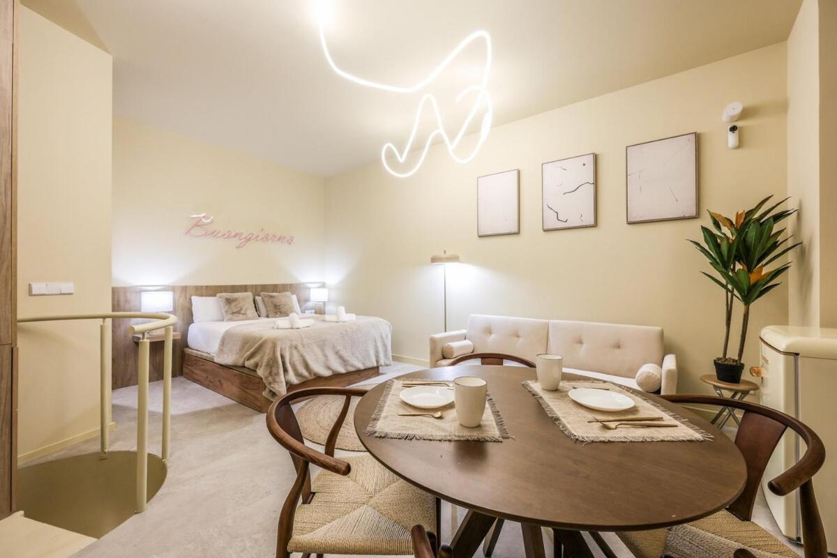 Enjoy Your In The Center Of Apartment Madrid