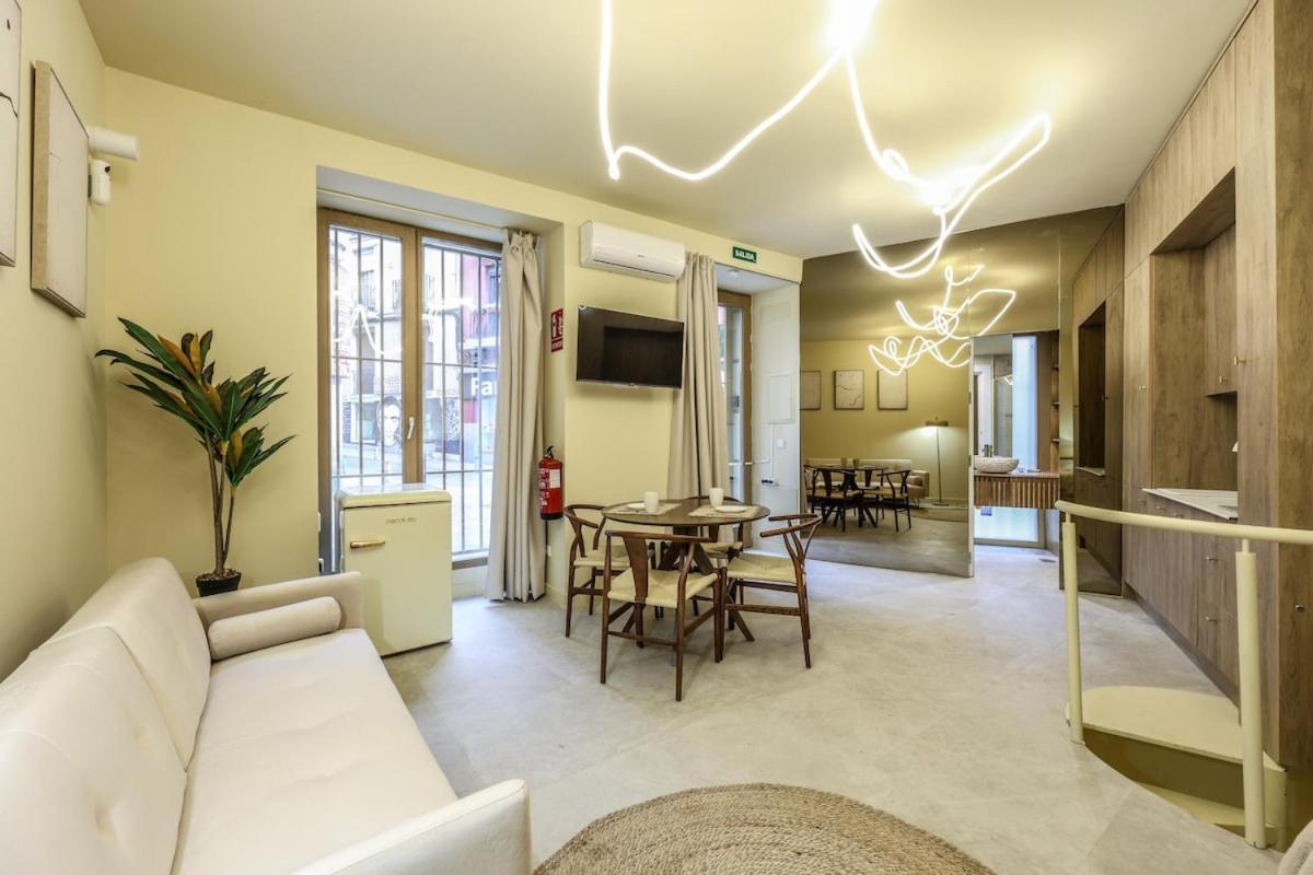 Enjoy Your In The Center Of Apartment *