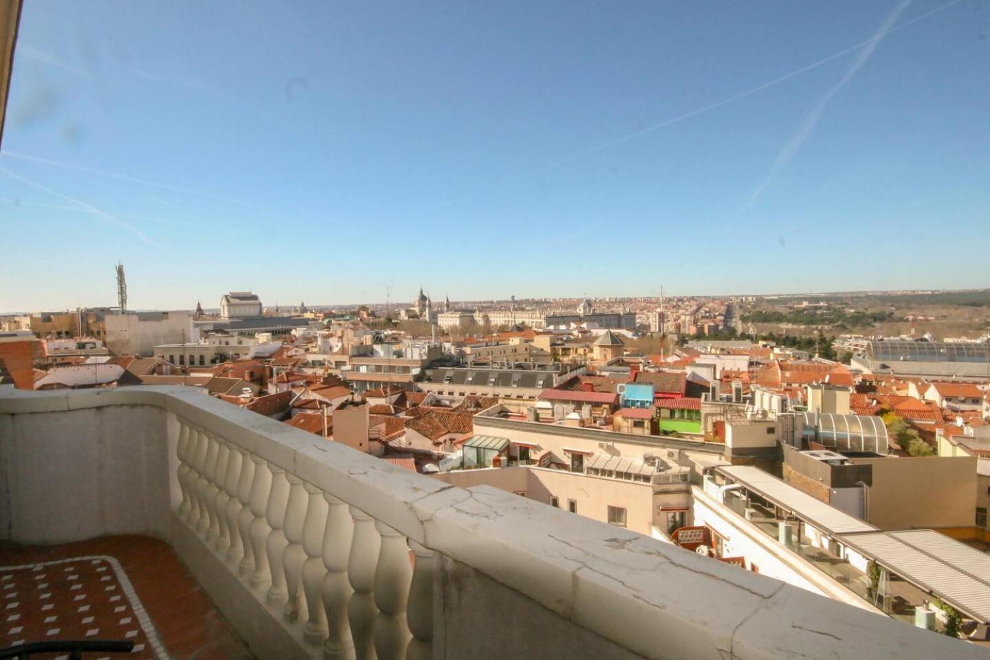 Con Terraza Al Palacio Real Apartamento *