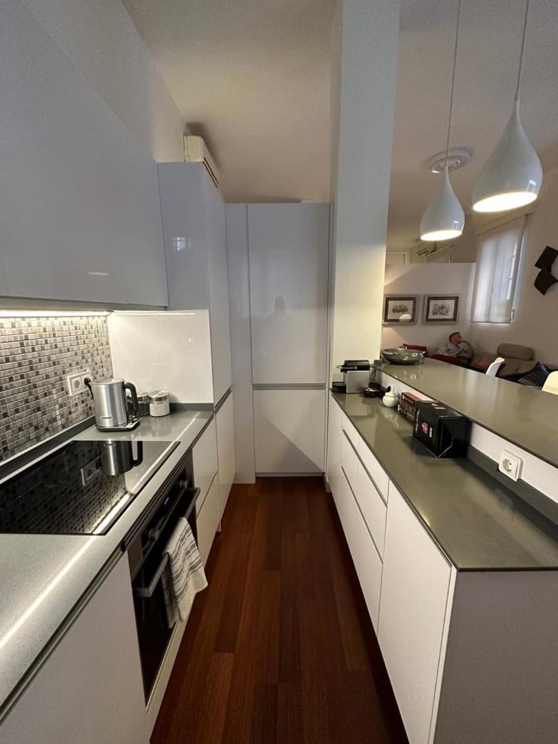 Encanto Y Elegancia En El Corazon De | By Airnest Apartment
