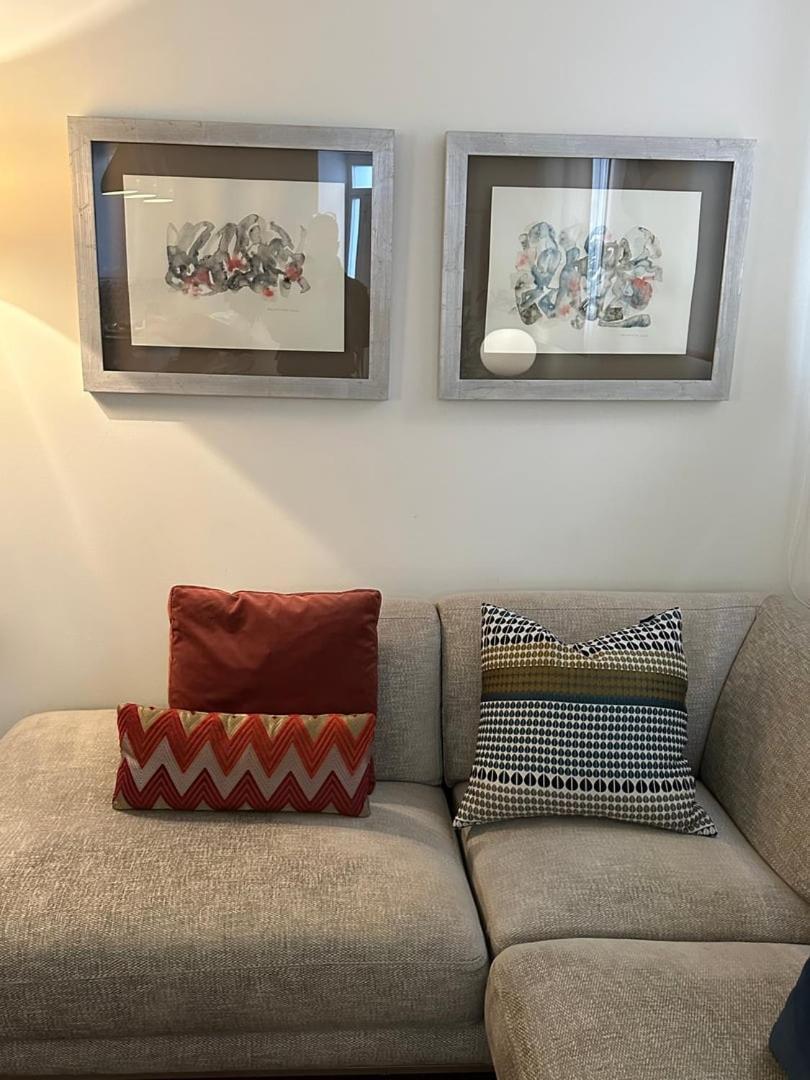Encanto Y Elegancia En El Corazon De | By Airnest