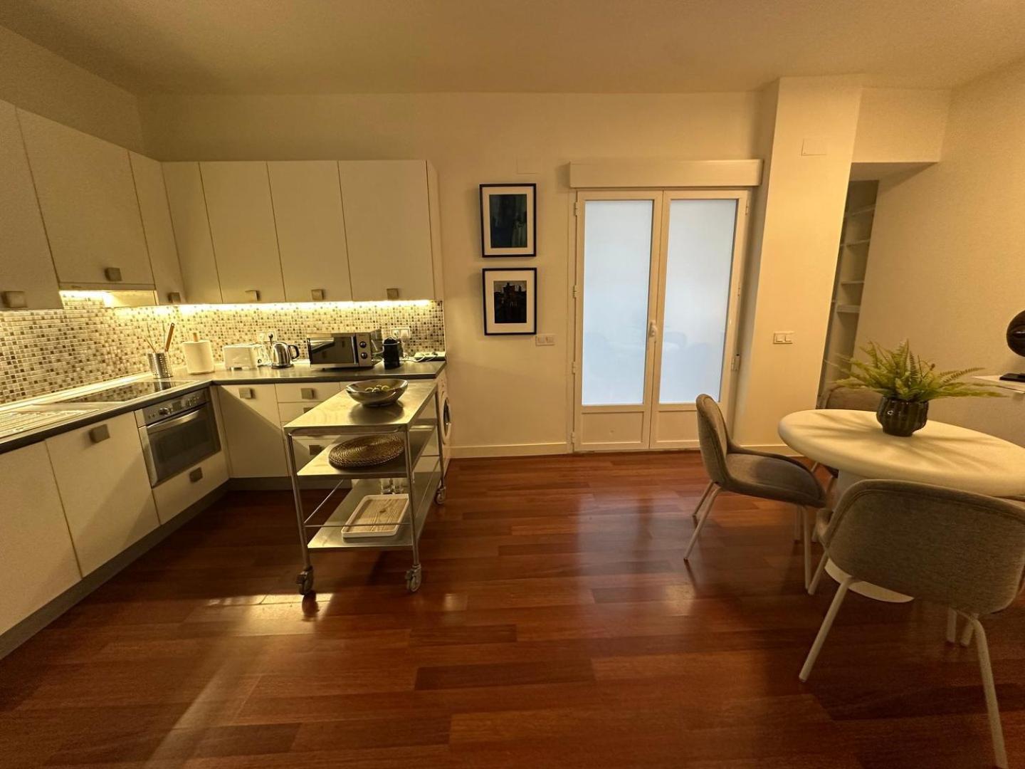 Stylish & Cozy 1br Steps From Royal Palace | By Airnest Apartment *