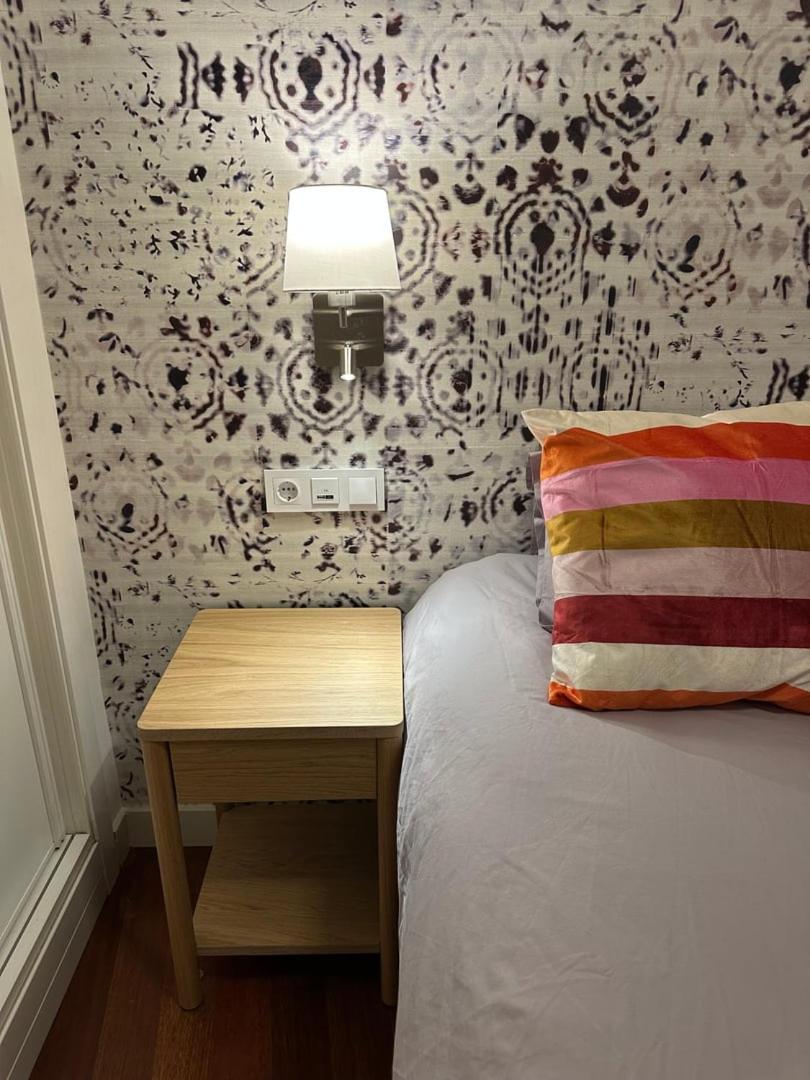 Stylish & Cozy 1br Steps From Royal Palace | By Airnest Apartment Madrid
