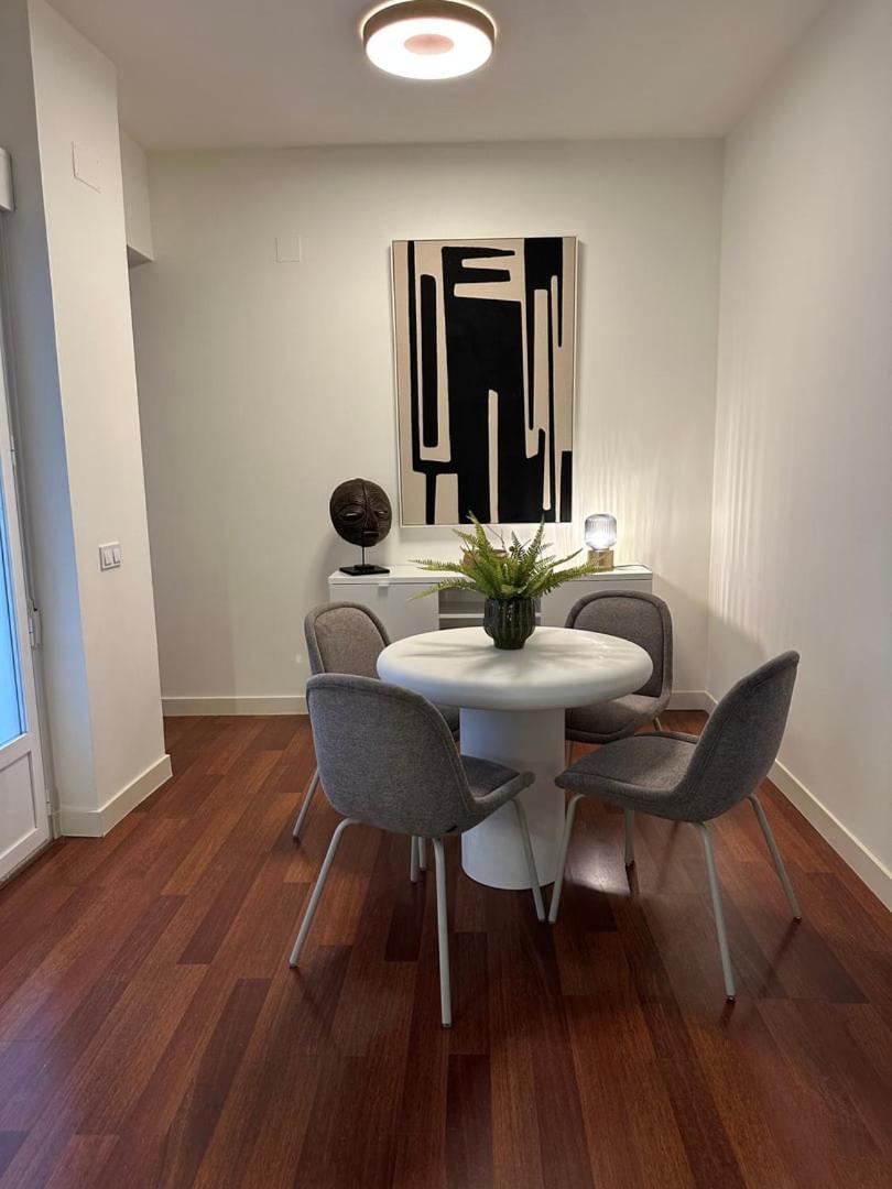 Apartment Stylish & Cozy 1br Steps From Royal Palace | By Airnest
