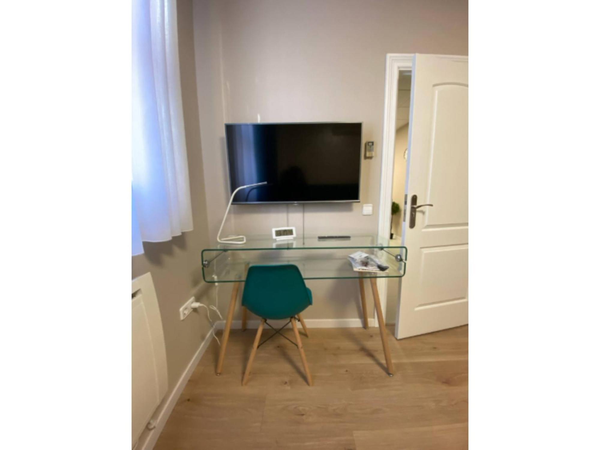 Gasthof Comfortable For 2 People - 1 Madrid
