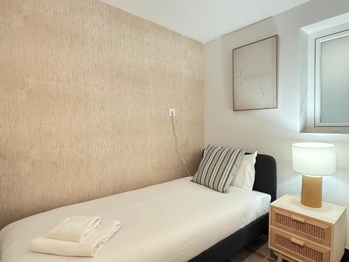 Apartment Boho Royal Retreat Steps From The Royal Palace Madrid