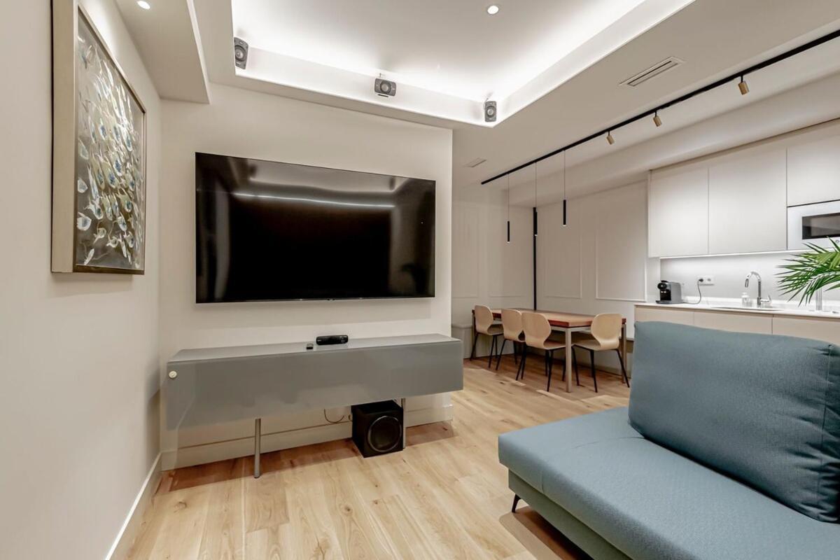 Apartment Stylish 5br Flat With Terrace Madrid