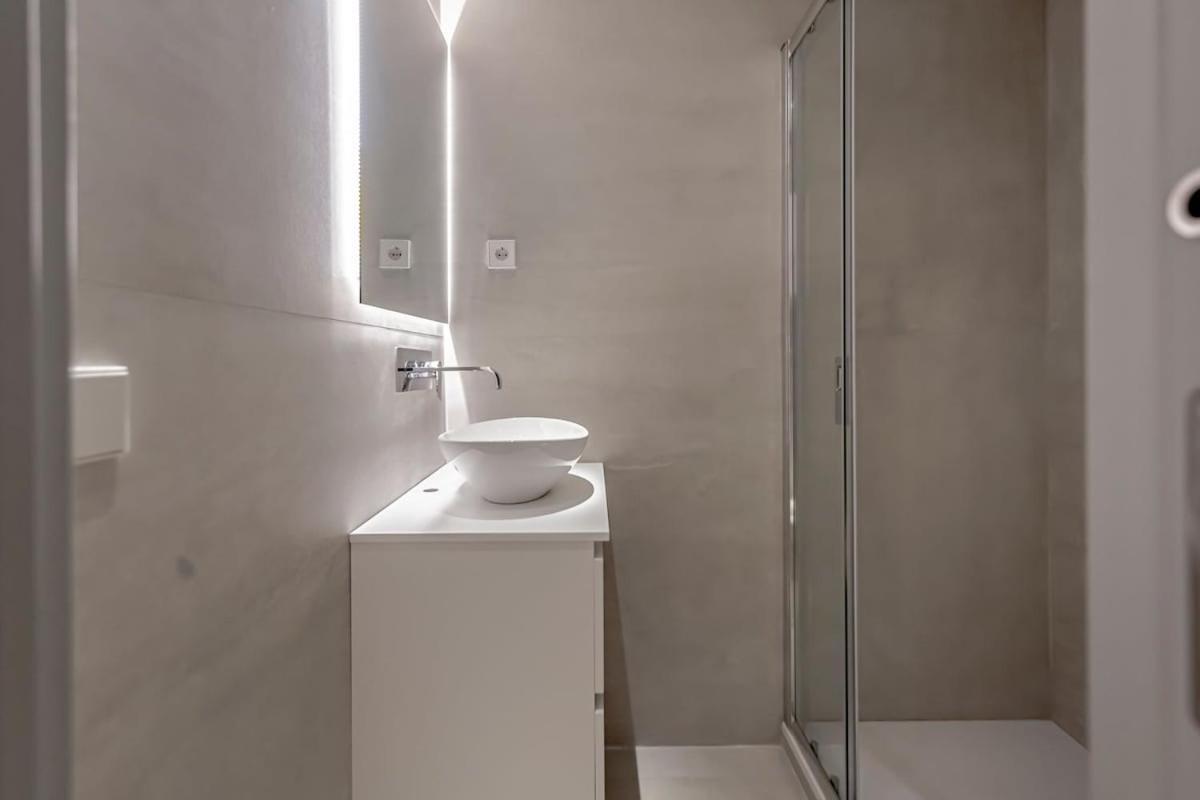 Stylish 5br Flat With Terrace *