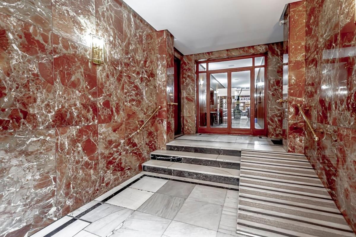 Stylish 5br Flat With Terrace * Madrid