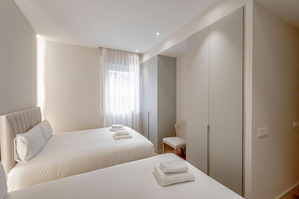 Stylish 5br Flat With Terrace Madrid
