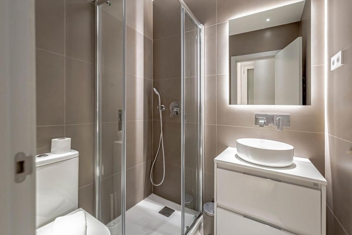 Apartment Stylish 5br Flat With Terrace *