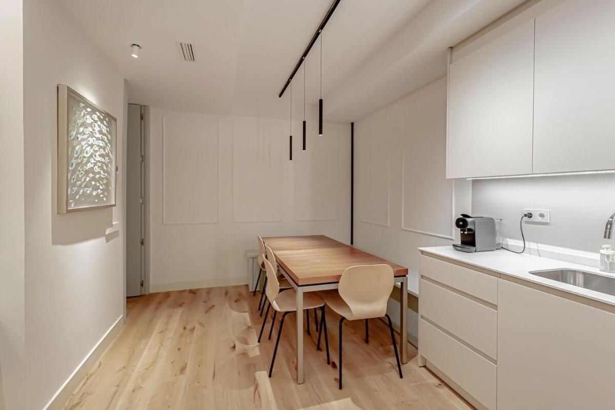 Stylish 5br Flat With Terrace Madrid
