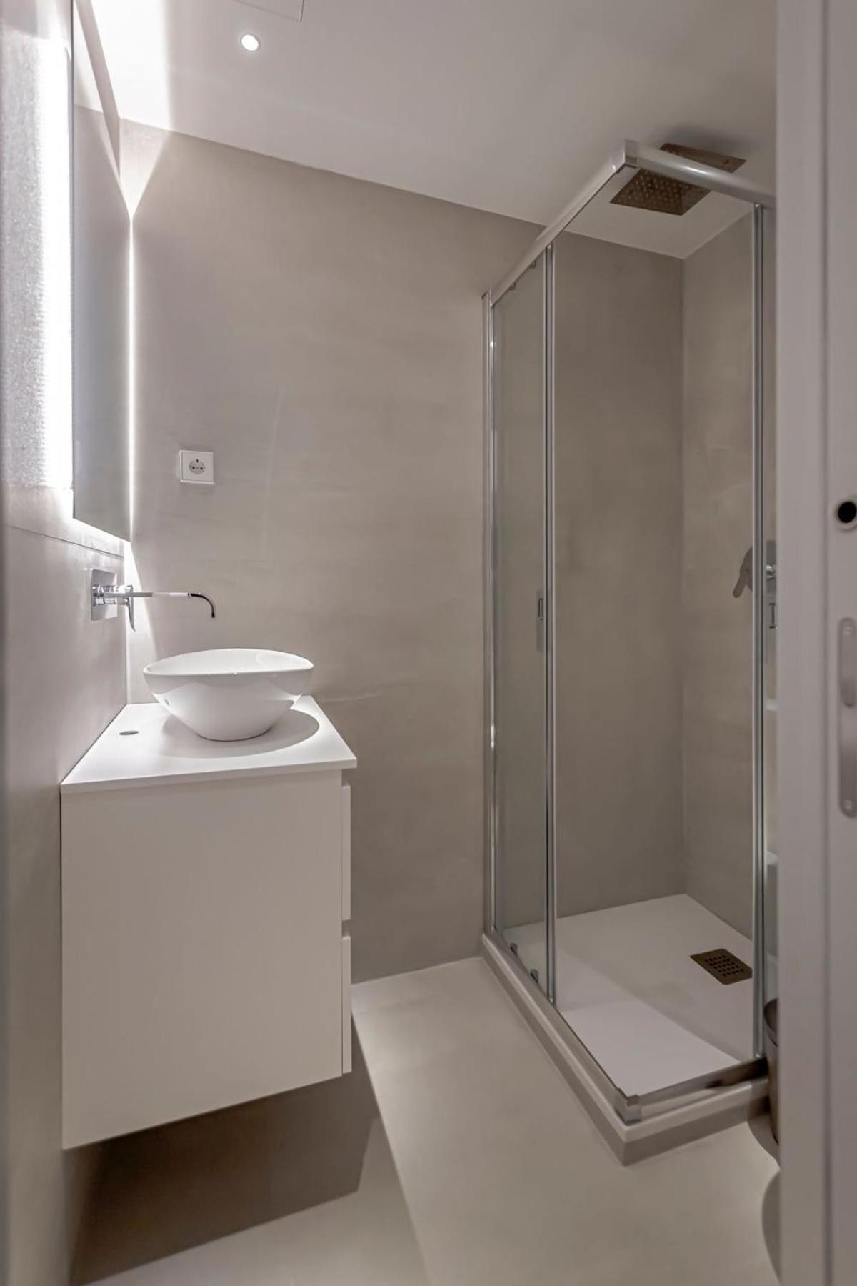 Stylish 5br Flat With Terrace Apartment
