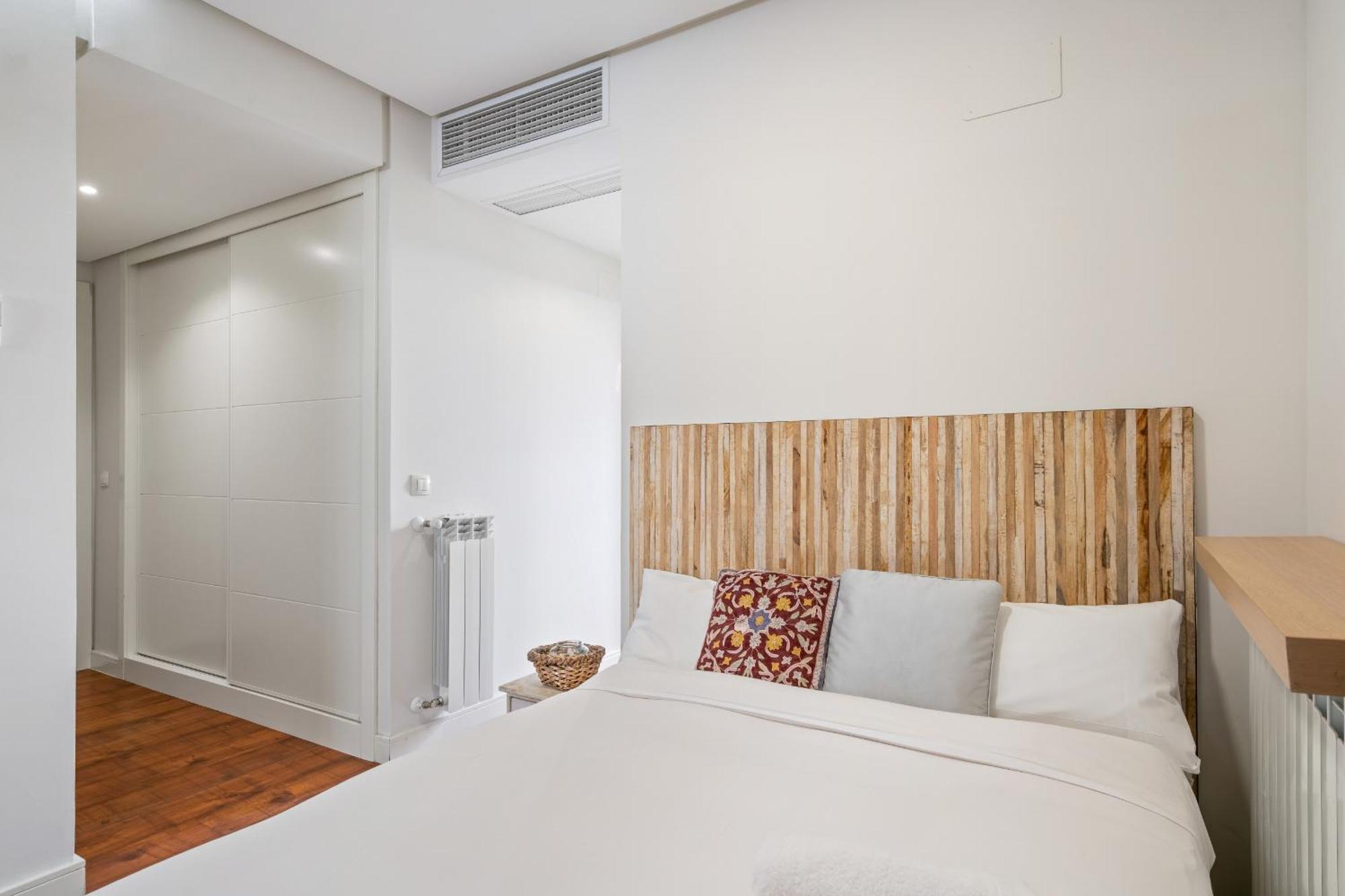 Apartamento Con Garaje En Ensanche De Vallecas *