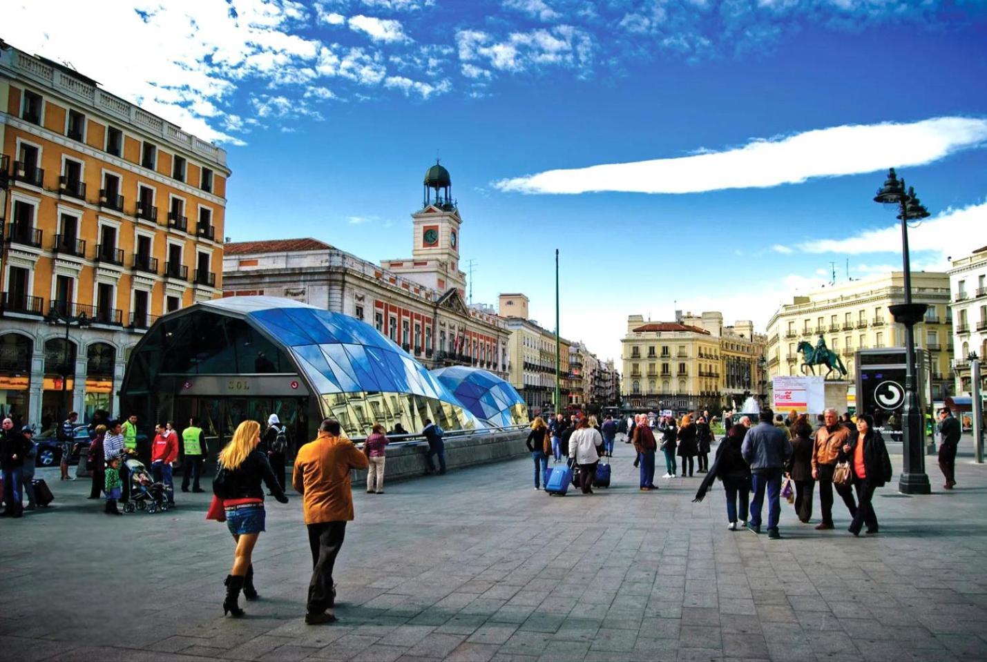 Lovely - Apartasuite Completo En Excelente Ubicacion En * Madrid