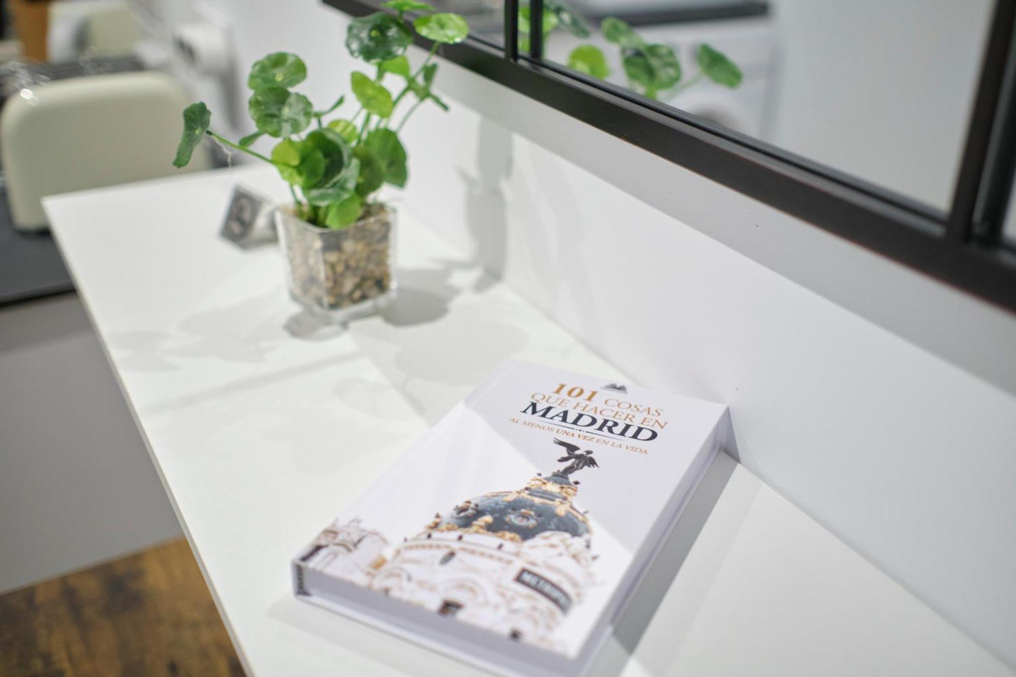 Lovely - Apartasuite Completo En Excelente Ubicacion En * Madrid