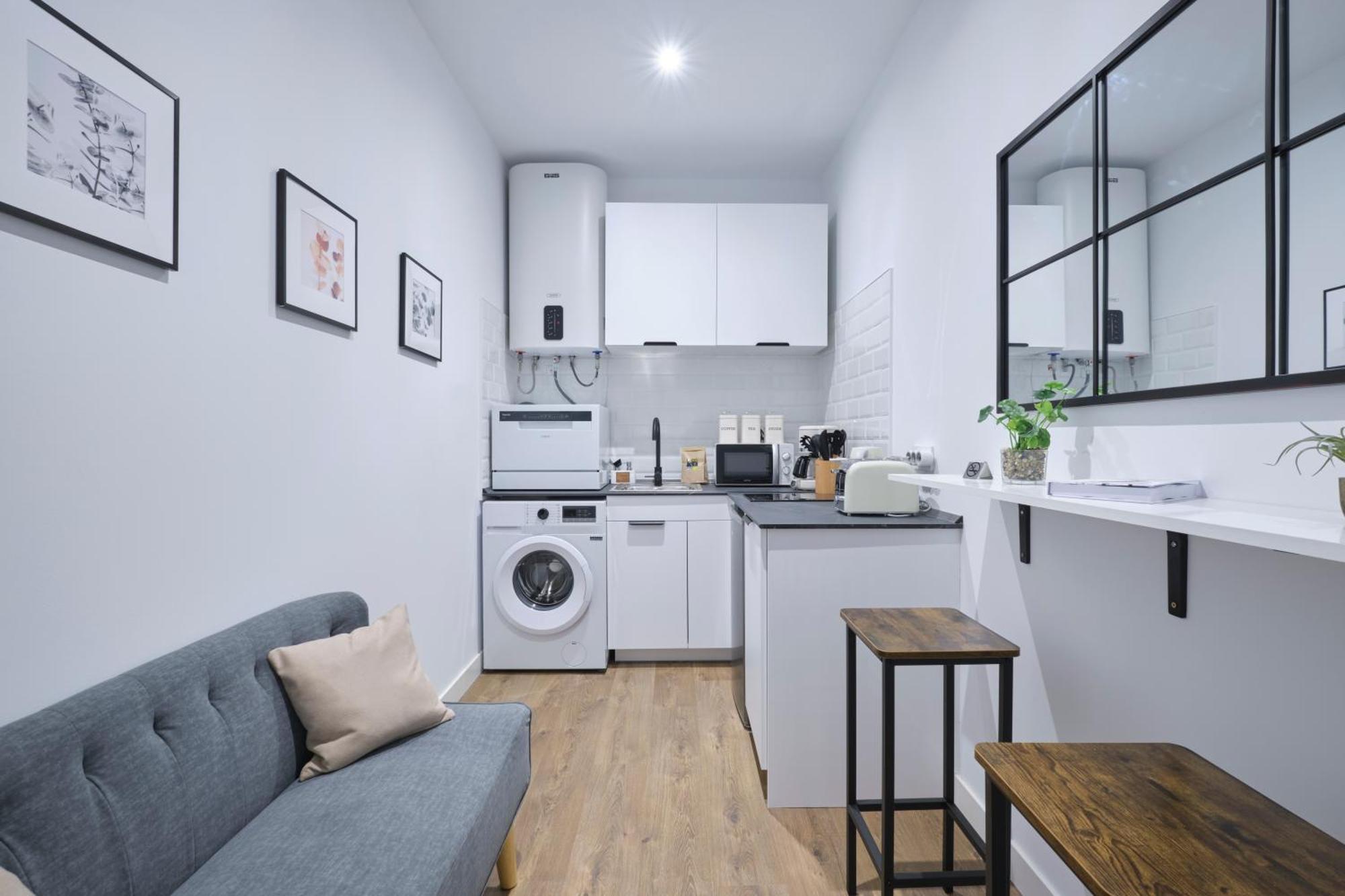 Lovely - Apartasuite Completo En Excelente Ubicacion En Apartment Madrid