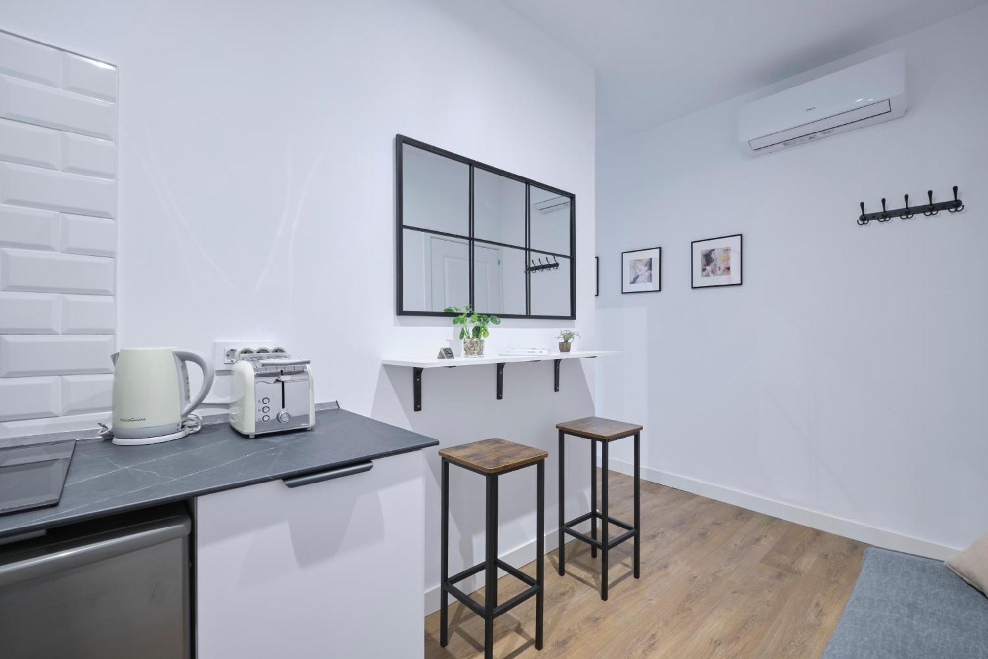 Lovely - Apartasuite Completo En Excelente Ubicacion En Madrid