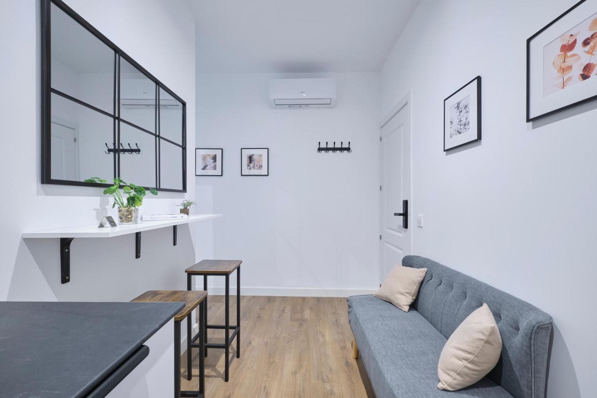 Lovely - Apartasuite Completo En Excelente Ubicacion En * Madrid