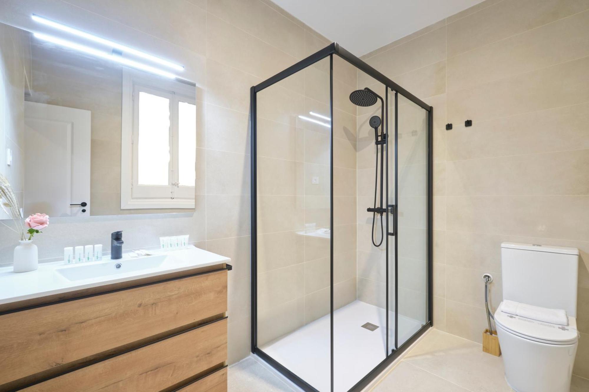 Apartment Lovely - Elegante En El Corazon De La Ciudad Madrid