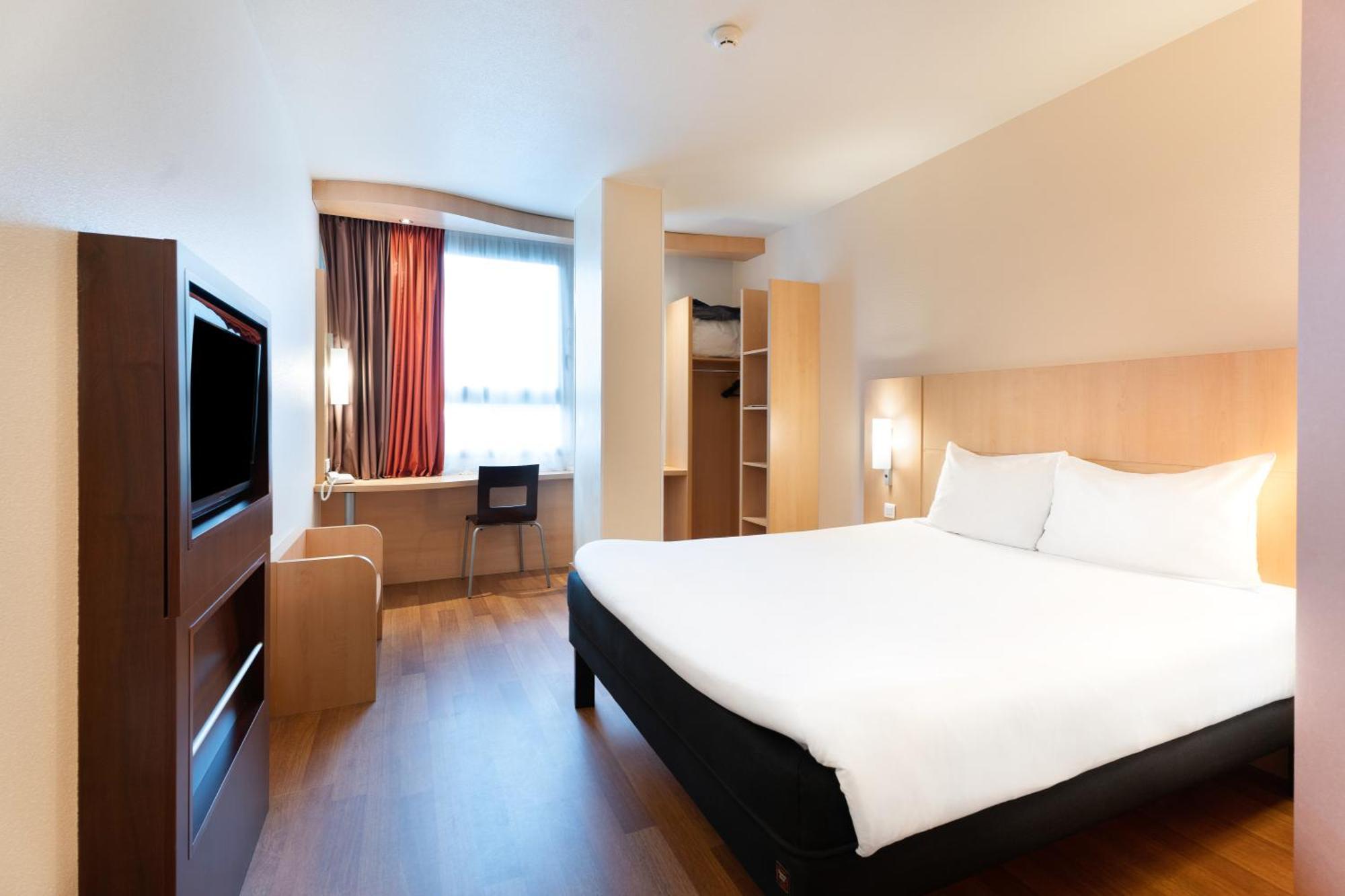 Ibis Centro Ventas 2*