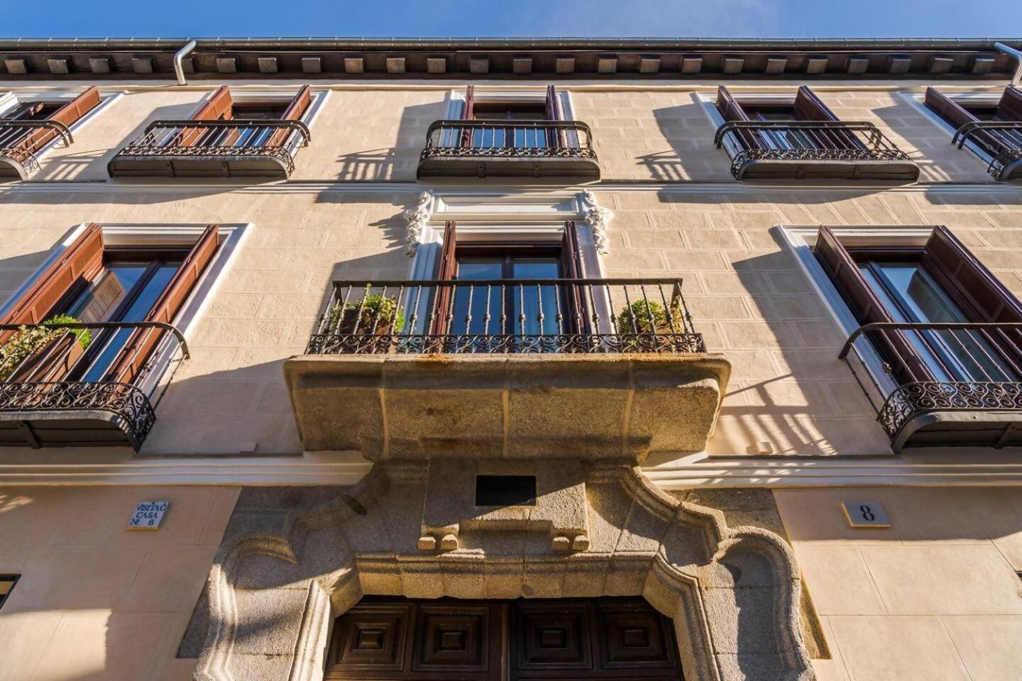 Luxury B2 Homestay Madrid