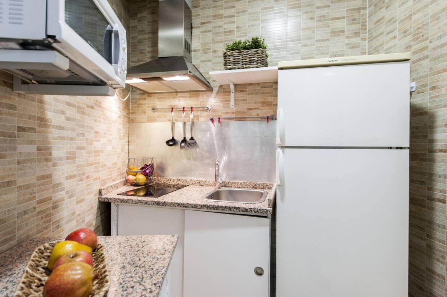 De Austrias - Your Refuge In La Latiina Apartment *